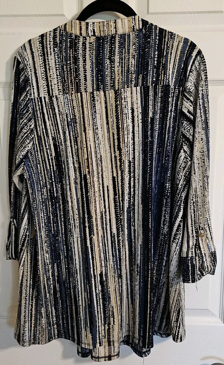 Ava & Grace Blue & Tan Multi-Colored Blouse Size- 1X - Picture 4 of 5